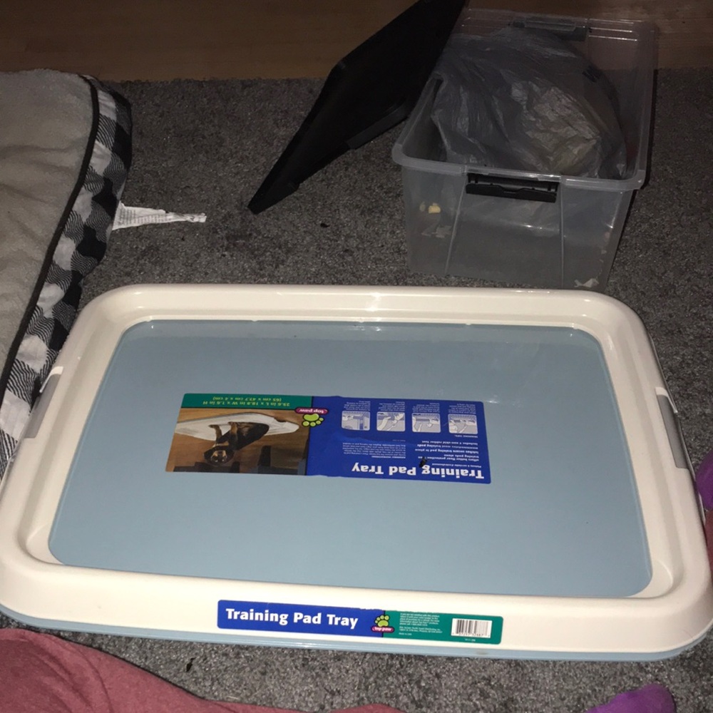 Puppy pad tray